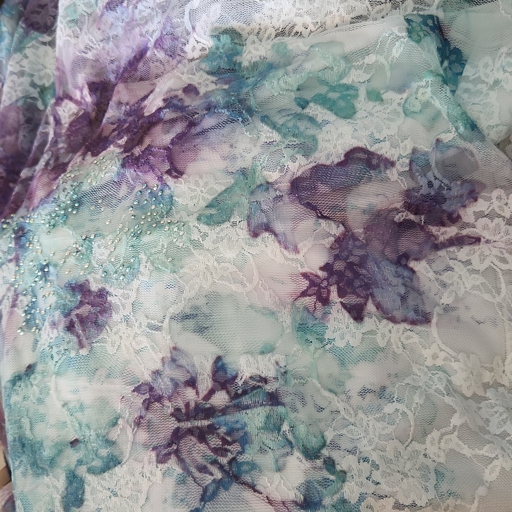 roz & ALI kimono sleeve lacy top with jewels - Picture 2 of 5